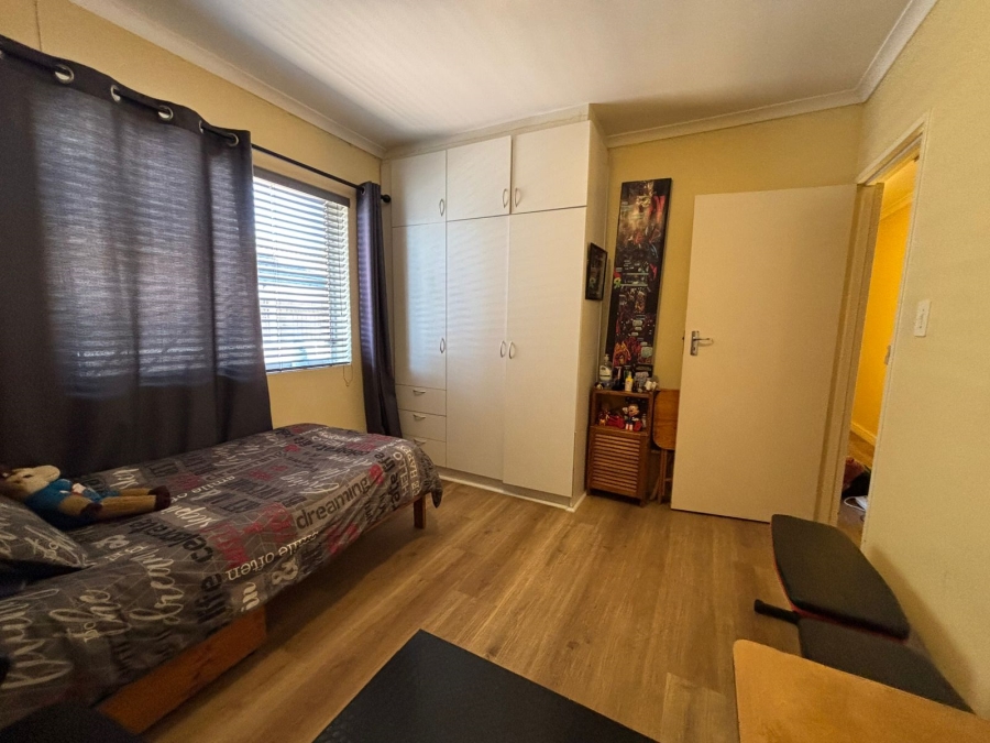 To Let 5 Bedroom Property for Rent in Rouxville Western Cape